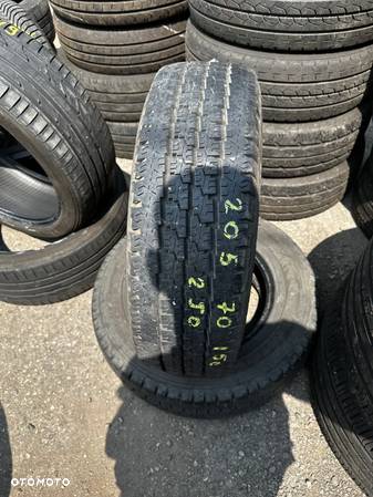 205/70x15c Michelin - 1