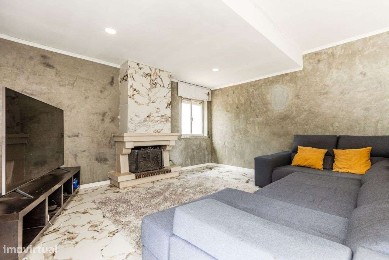 Moradia T3 parcialmente remodelada c/ piscina - Grande imagem: 4/28