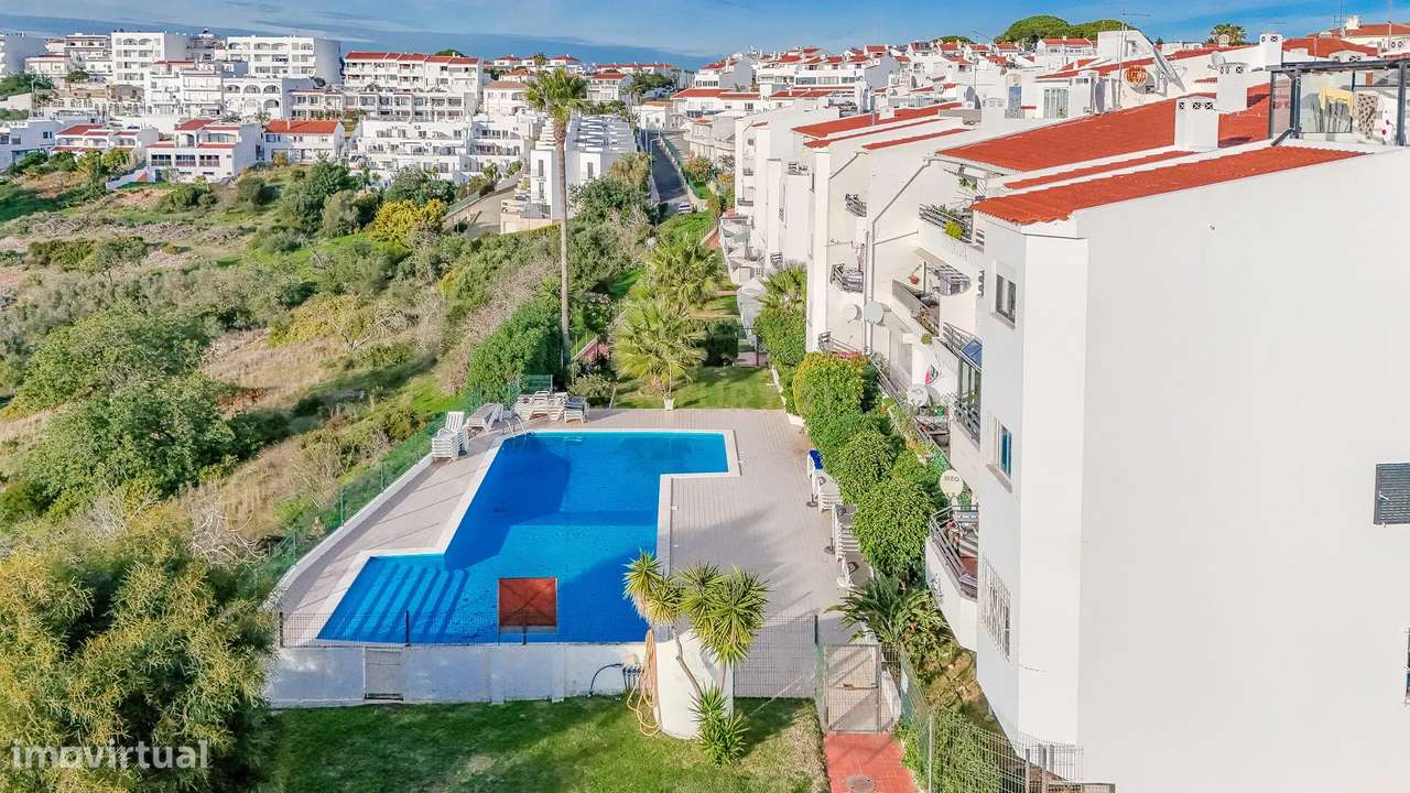 Apartamento de dois quartos em condomínio com piscina e jardim – Pátio-19