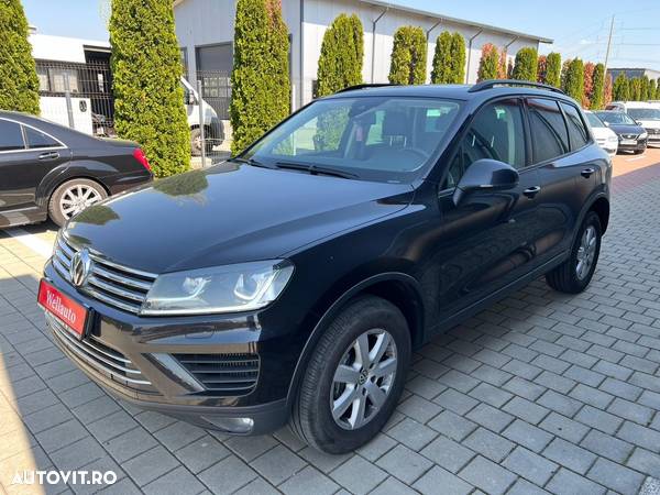 Volkswagen Touareg - 1