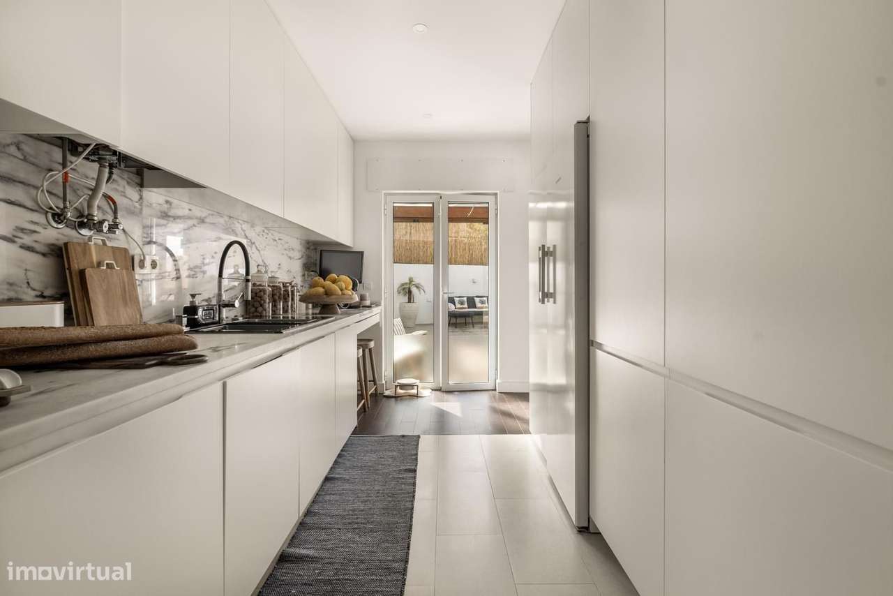 Moradia T4 com jardim, Encarnação, Lisboa-12