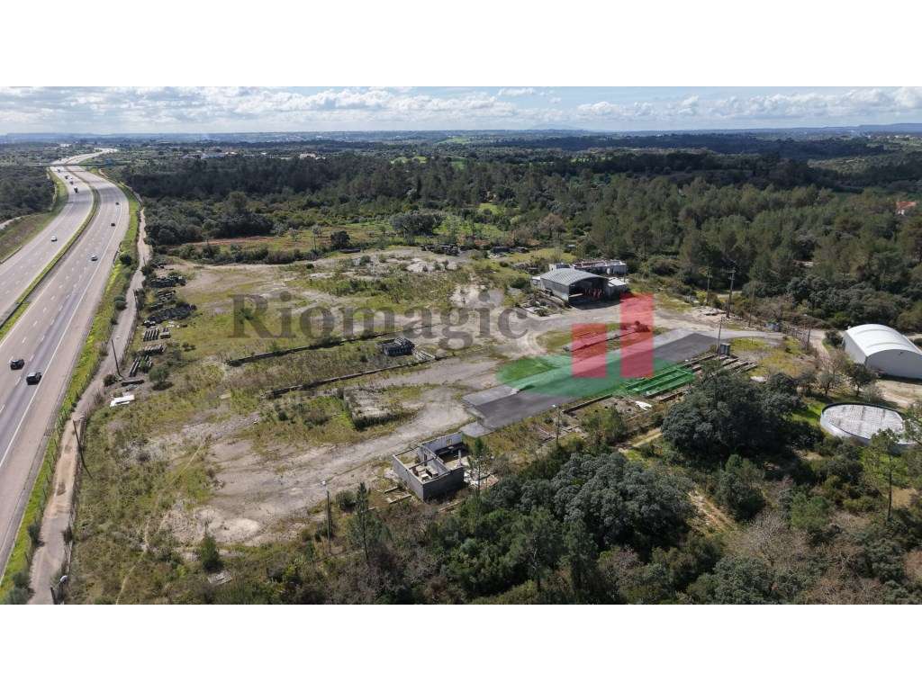 Terreno junto à EN3 e A1 - Santarém - Alcanena - Grande imagem: 5/23