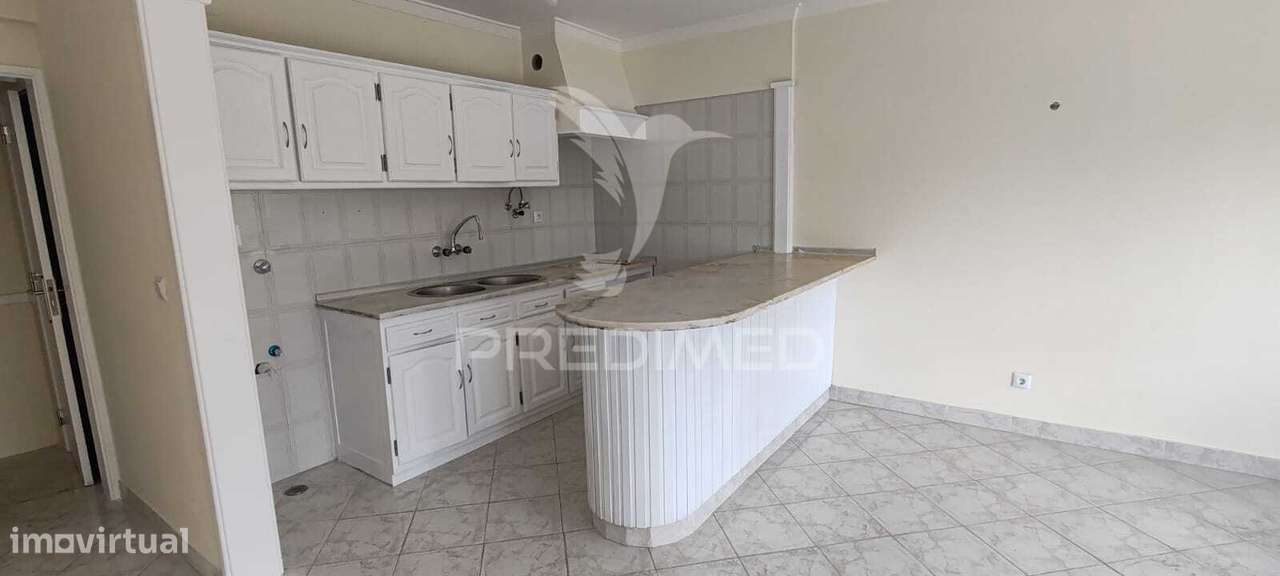 T1 MAGOITO COM VARANDA E PARQUEAMENTO - Grande imagem: 4/35