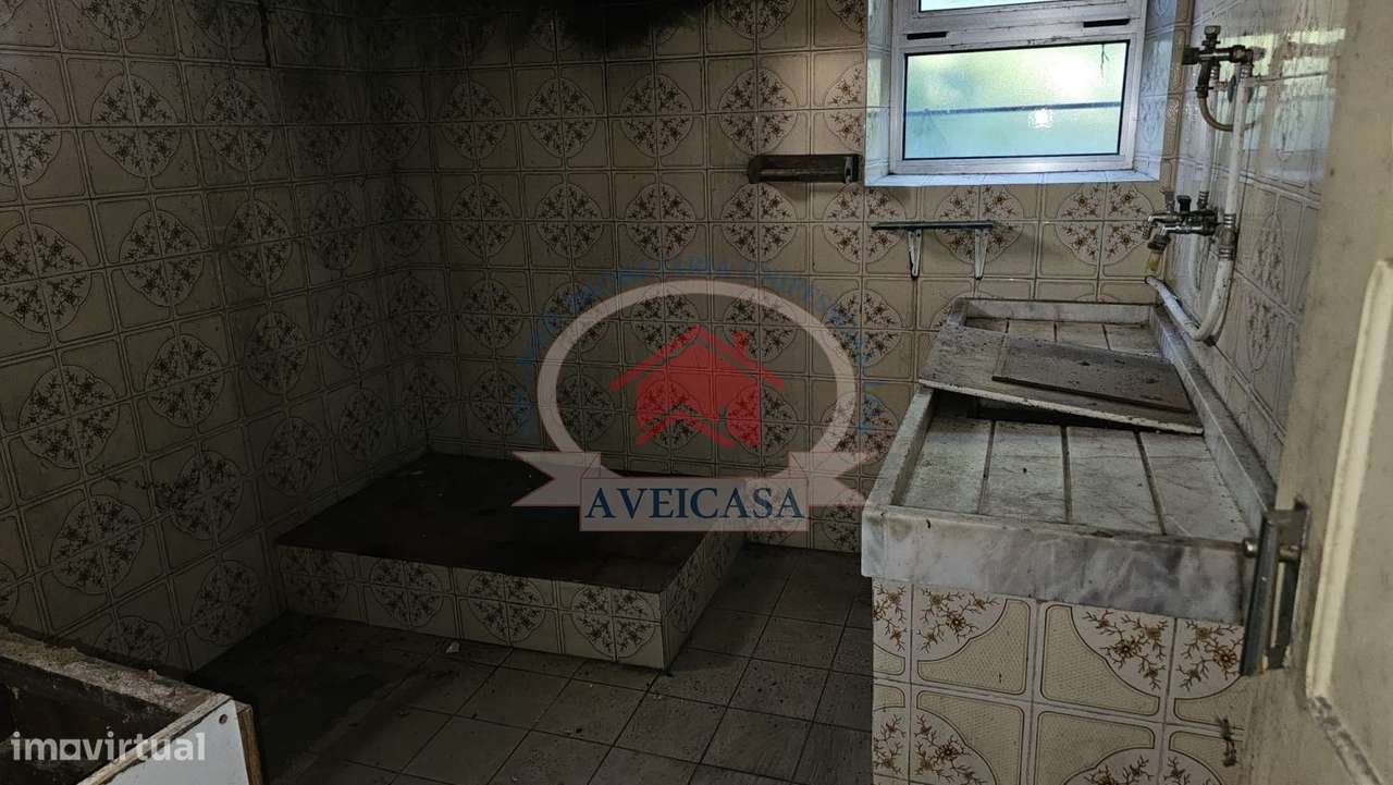 CASA GANDARESA EM VERDEMILHO PARA RECUPERAR-11