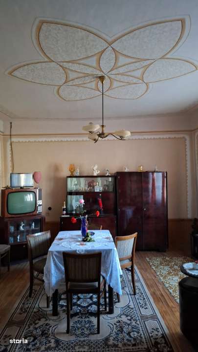 Casa mare 3 camere si teren 3600mp in Nadlac la 475m de centura spre a-4
