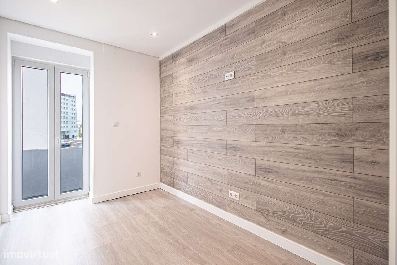 Apartamento T3 Totalmente Remodelado | Bairro de Santos / Rego – Lisbo-16