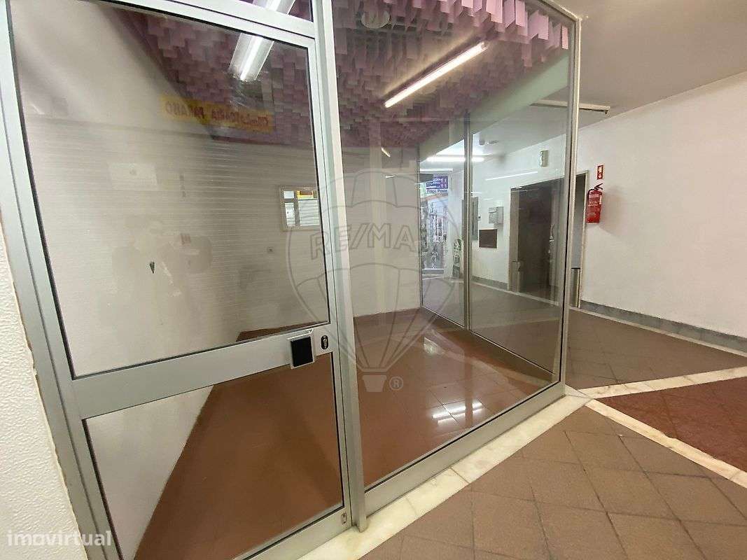 Loja  para arrendamento - Grande imagem: 2/5
