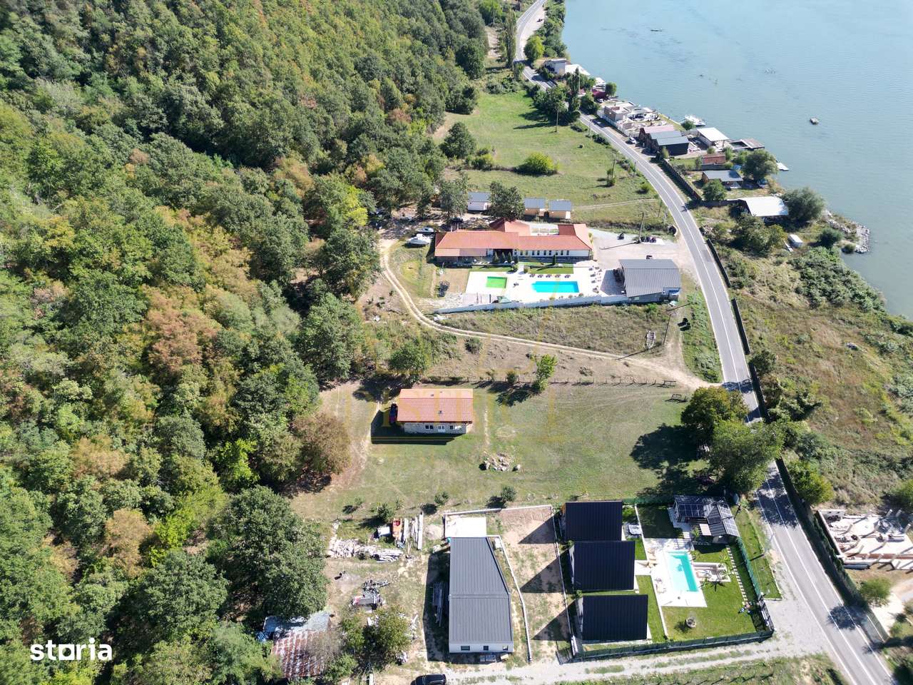 Casa de vacanta/pensiune cu teren de 3780mp | Clisura Dunarii - Imagine principală: 5/18