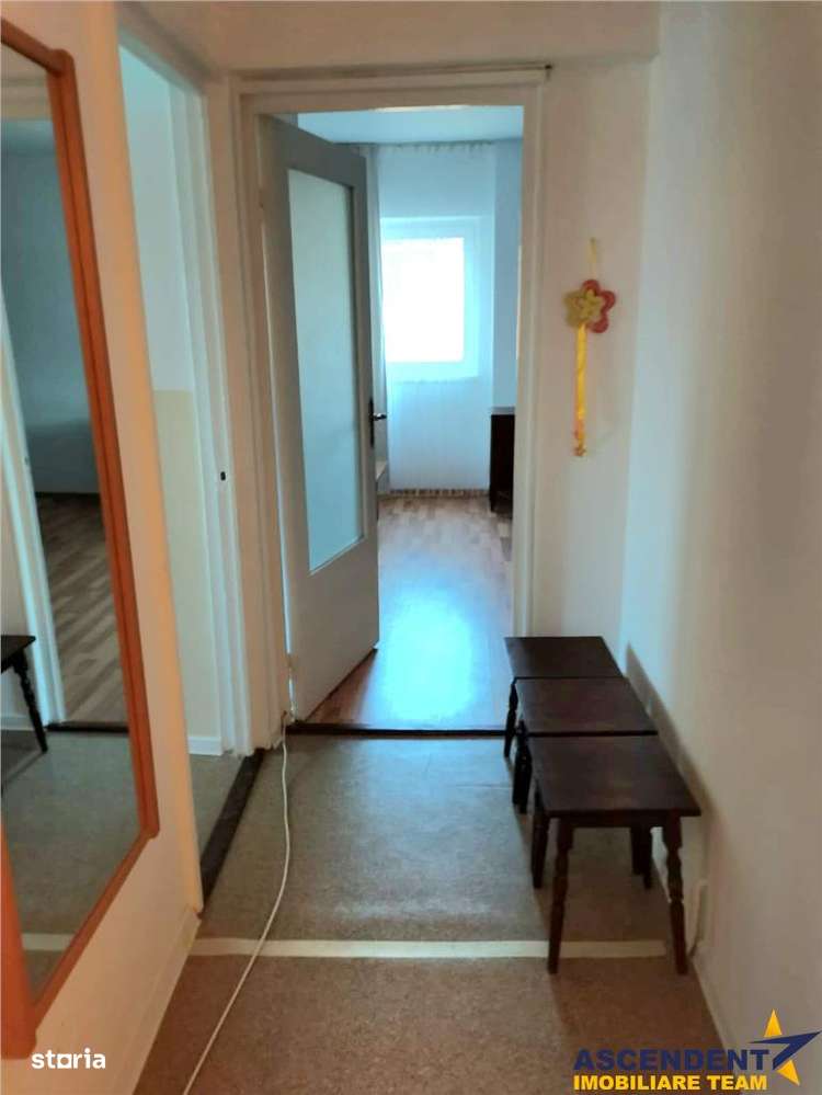 Apartament cu 2 camere, balcon mare, decomandat, mobilat, utilat, Griv - Imagine principală: 4/10