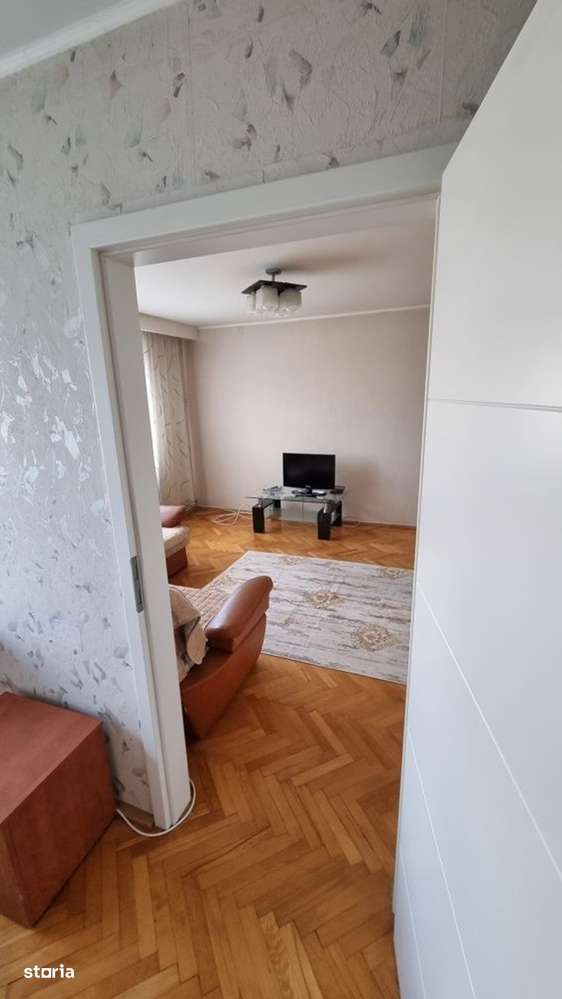 cv 125 Bd.Traian, apartament 2 camere decomandat + garaj - Imagine principală: 2/6