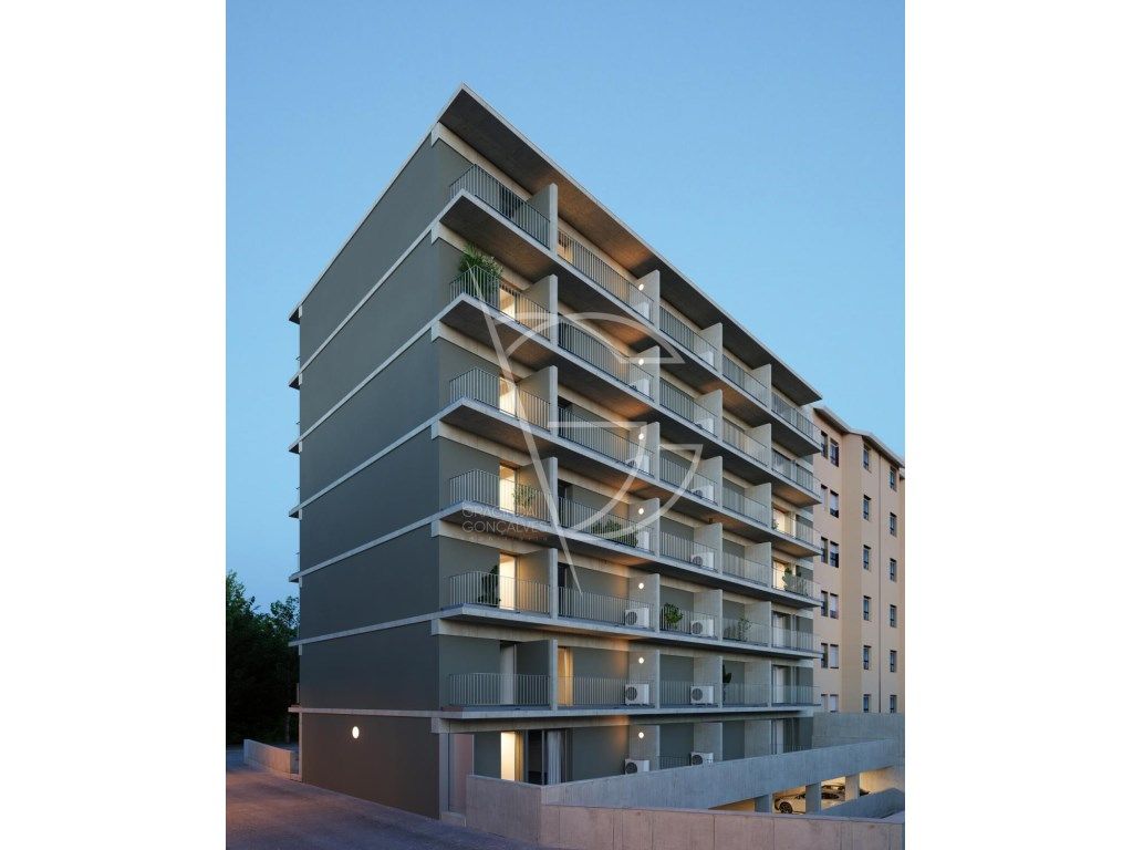Apartamento T1 à venda na rua Aval de Baixo Junto a Estaç...