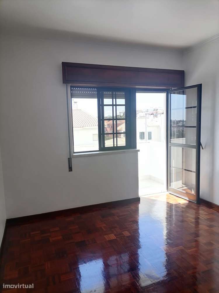 T3 Oeiras, Centro de Queijas, Parqueamento e Arrecadação.-33