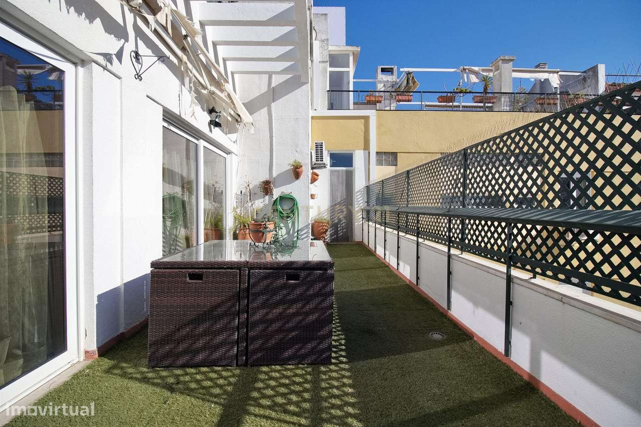 Apartamento T6 com Terraço e Vista 360º em Campolide - 314m²-27