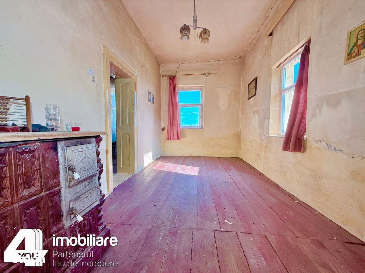 Proprietate in Grăniceri, formată din casă + teren intravilan 2880 mp - Imagine principală: 3/12