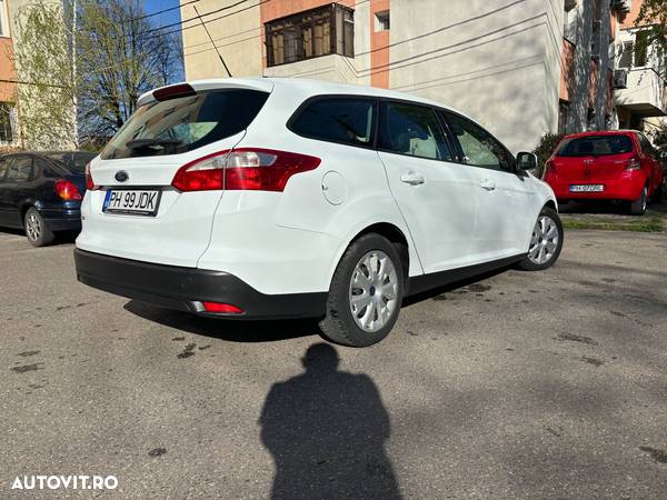 Ford Focus 1.6 TDCi DPF Ambiente - 4