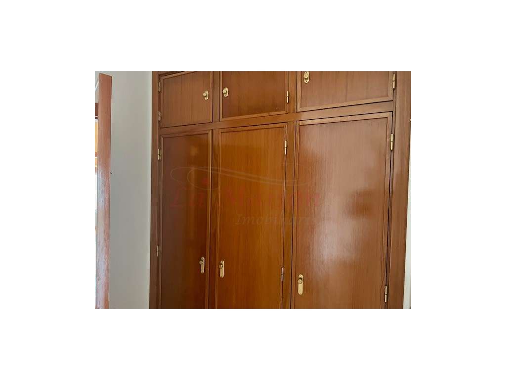 Apartamento T3+1 em Casal de Cambra-26