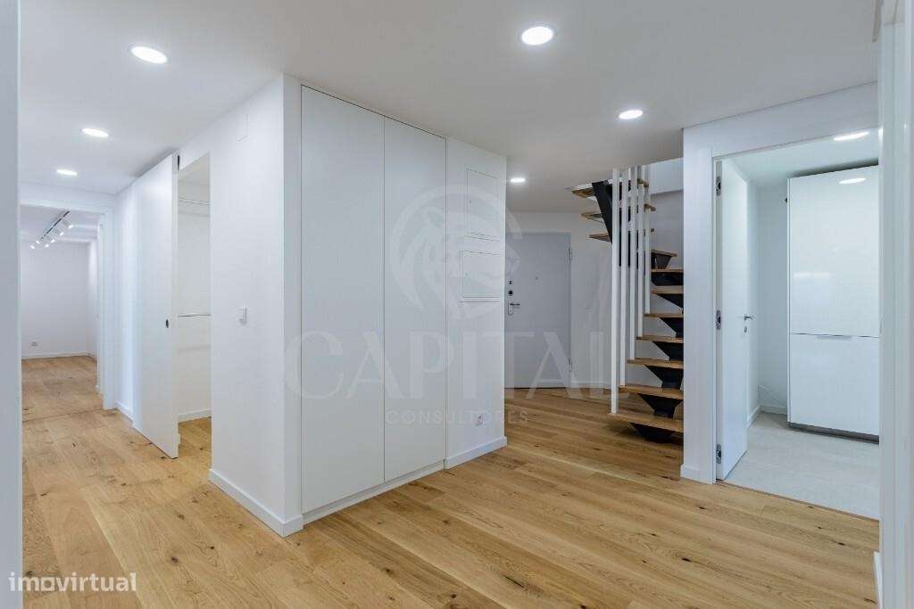 Apartamento T5 Duplex Exclusivo em Primeira Linha de Mar-23