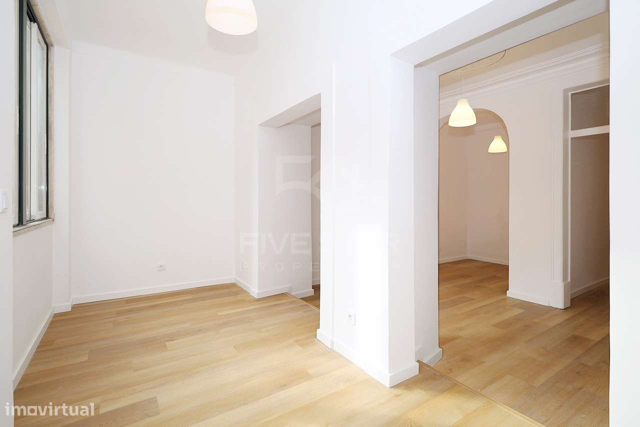 T1+1 - Príncipe Real - Renovado - Jardim Privado-27