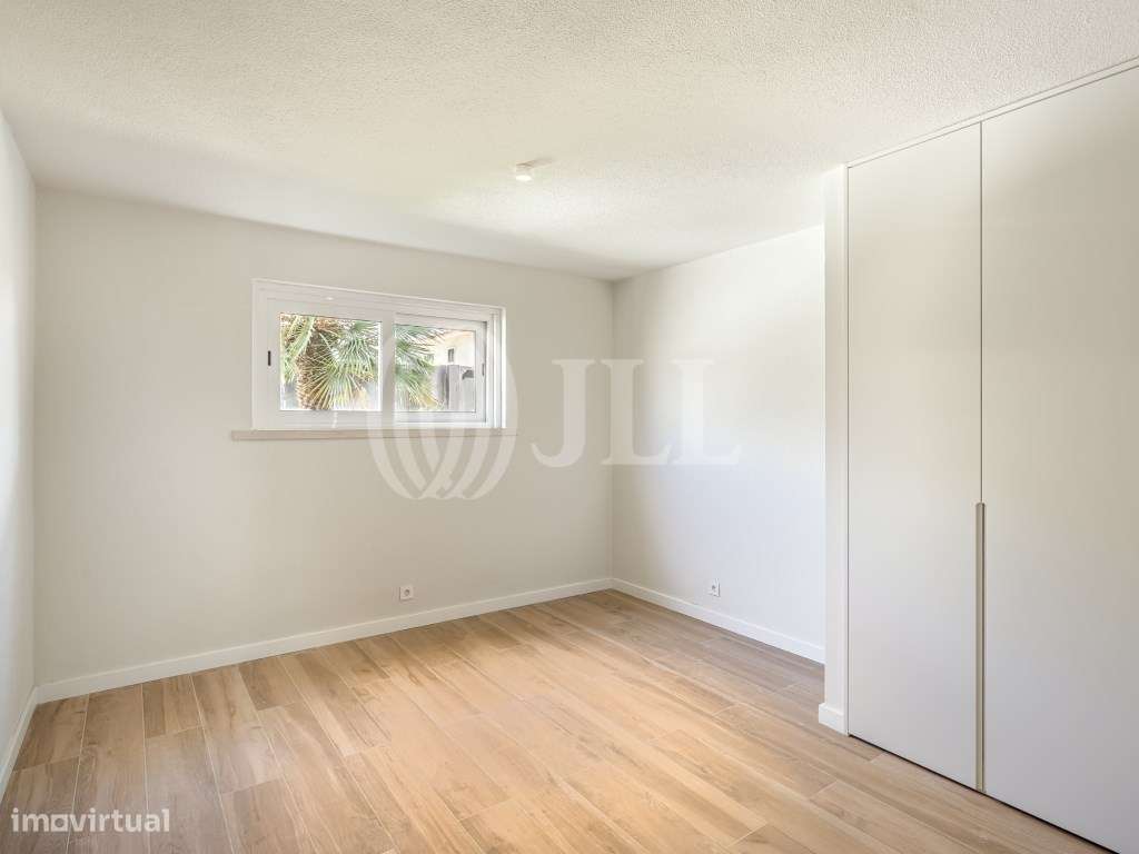 Moradia T5+2 com piscina no Estoril-21