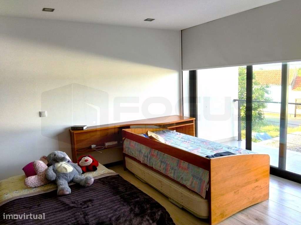 Moradia T4 de arquitetura contemporânea, às portas da cidade - AVEIRO-22