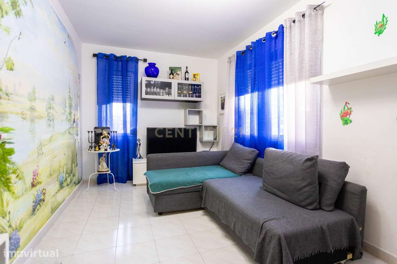 Apart. T2 com 61 m2 em Santo António dos Cavaleiros – Praceta Manuel F-4