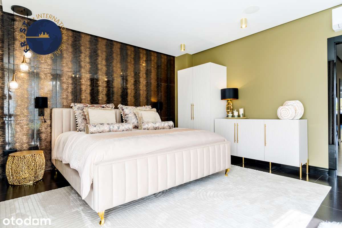 Luksusowa nowoczesna willa  z wewnętrznym basenem-4