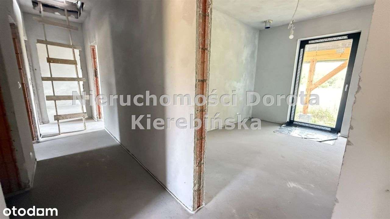 Dom w stanie deweloperskim na obrzeżach miasta.-17