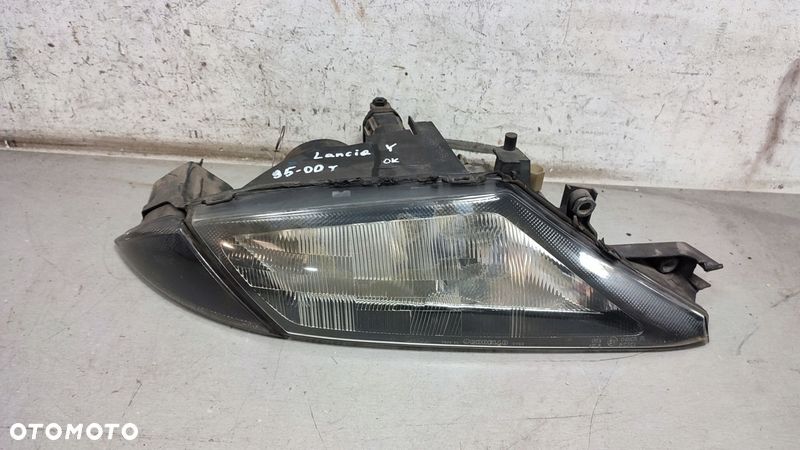 Lampa Prawy Przód Carello Lancia Y - 1