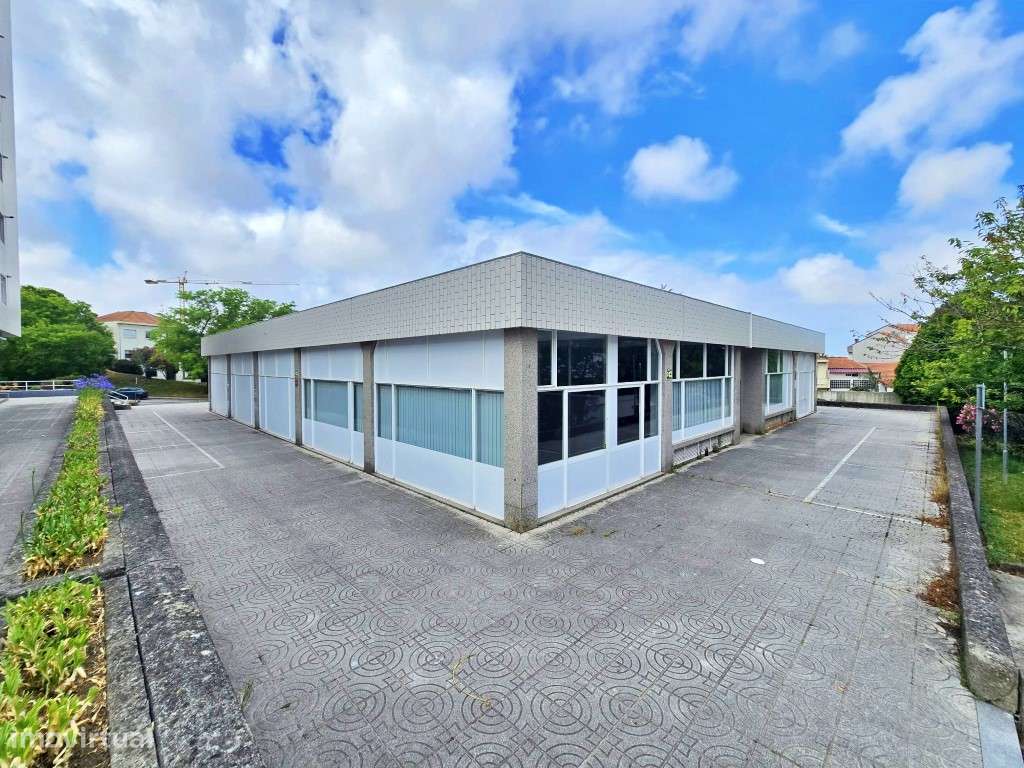 Loja no centro do Porto-0