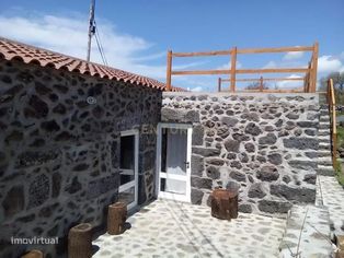 Casa rústica T2 + anexo T2 com vista mar na Graciosa - Grande imagem: 2/17