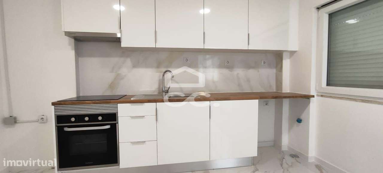 Apartamento T2 totalmente remodelado no Lavradio - Barreiro-3