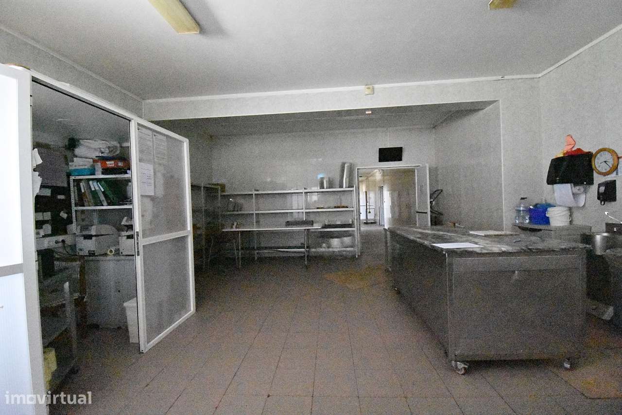 Fábrica em funcionamento para produção alimentar | Cacia, Aveiro-18