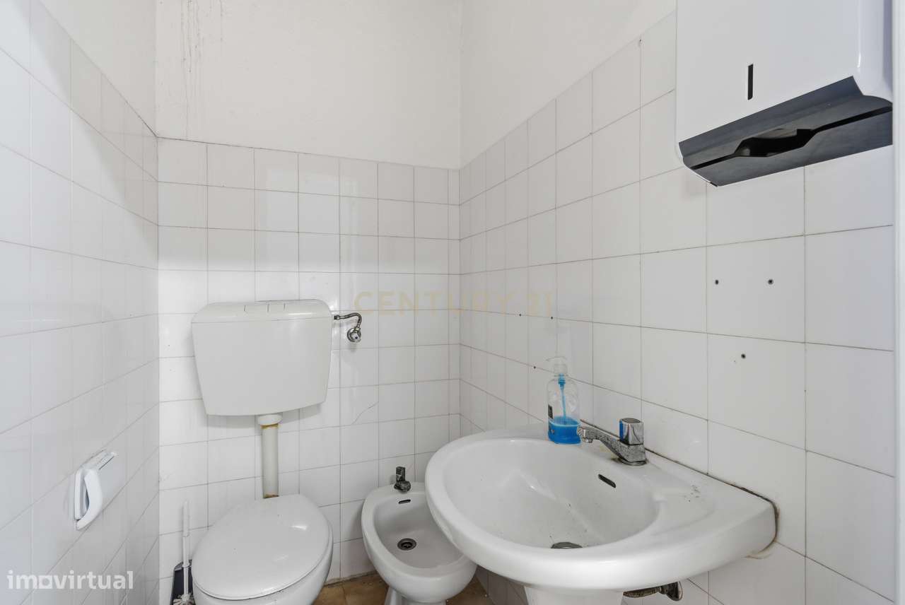 Prédio Comércio  (atualmente em uso na restauração - Café Snackbar)-17