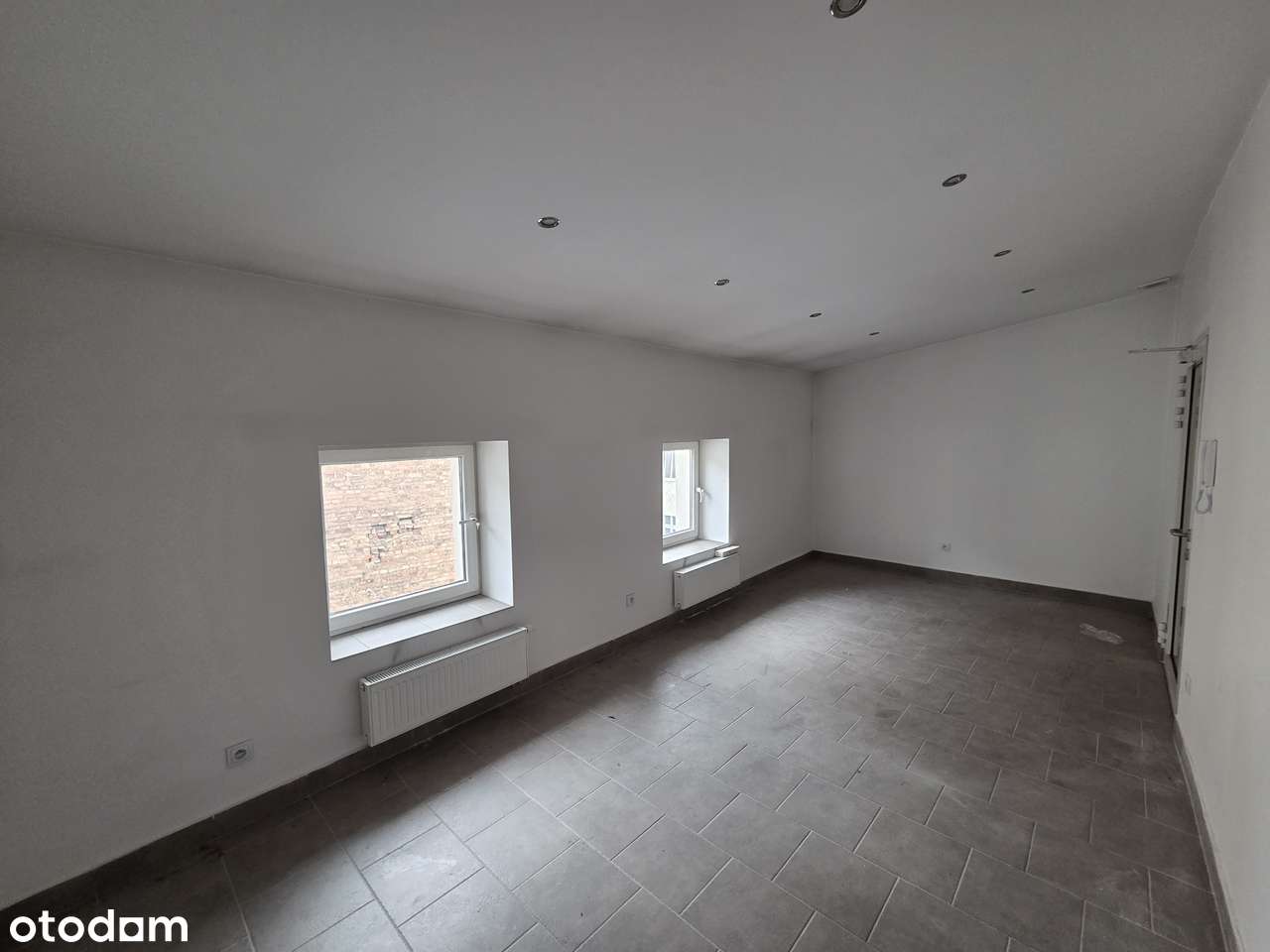 Lokale użytkowe w zabytkowej kamienicy tuż przy rynku - Pełny obrazek: 4/10