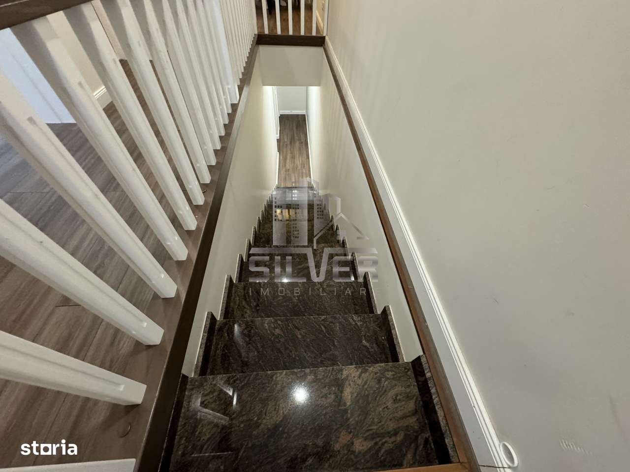 Casa moderna cu teren de 280 mp  la 5 minute de Vivo!-11