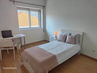 Quarto junto à Universidade e INL - Grande imagem: 2/13