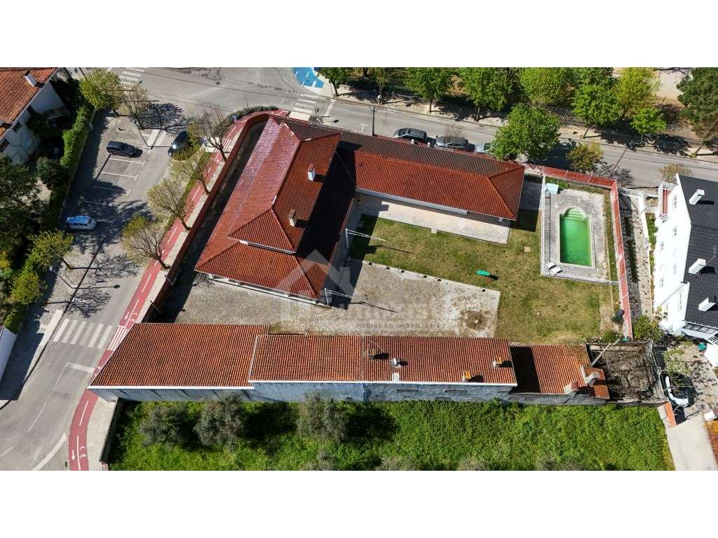 Moradia T6 pronta a habitar com piscina em Lousã-53