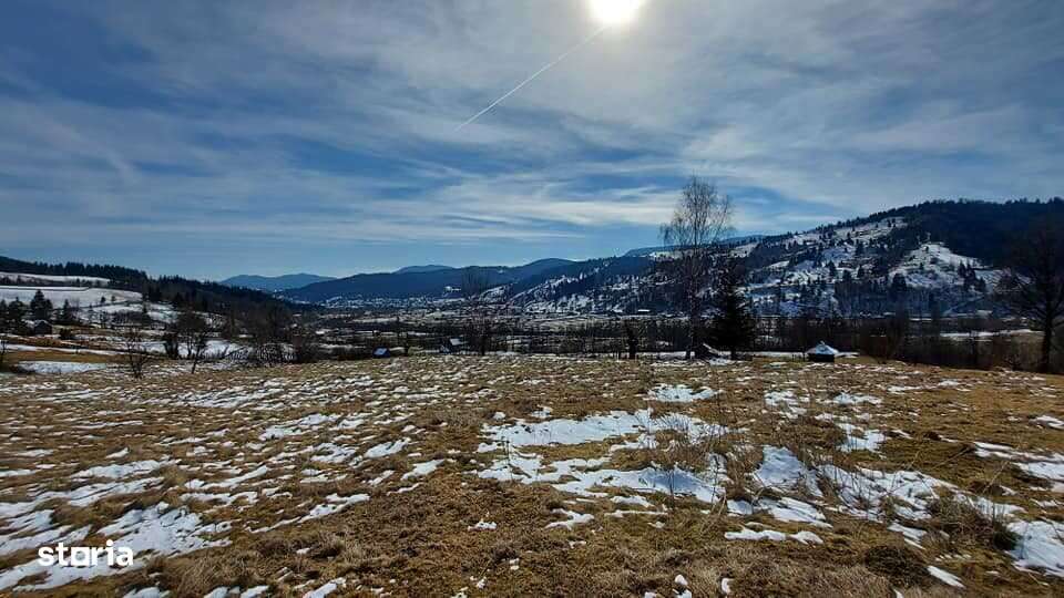 Teren de munte retras, cu peisaj superb 26350 mp-0