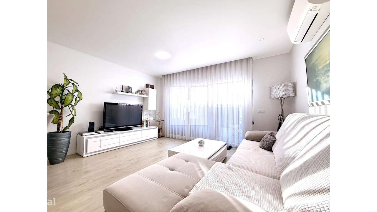 Apartamento T3 Seminovo c/ Terraço-9