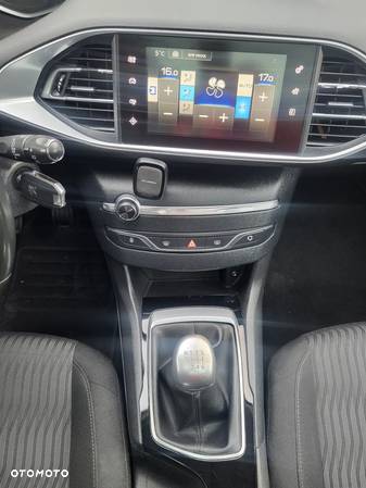 Peugeot 308 SW BlueHDi 120 Stop & Start Business-Line - 33