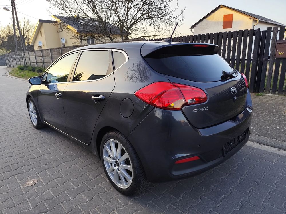 Kia Ceed II 1.6 CRDi 128 Vision 2014