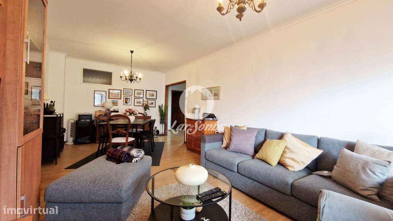 Apartamento T2 com Garagem, no centro de Gondomar - Grande imagem: 5/17