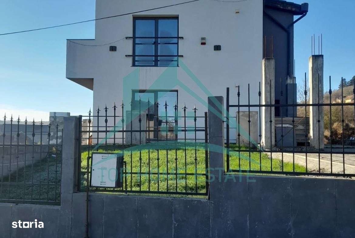 De vanzare casa la cheie, superfinisata, in Dezmir! - Imagine principală: 2/20