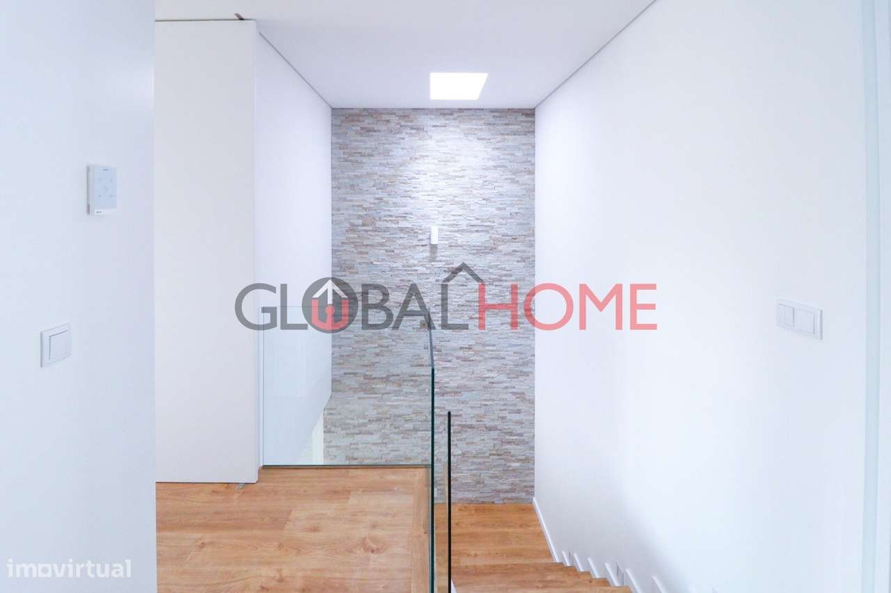 Moradia T3 Nova com Terraço e Piscina em São Pedro da Cova-24