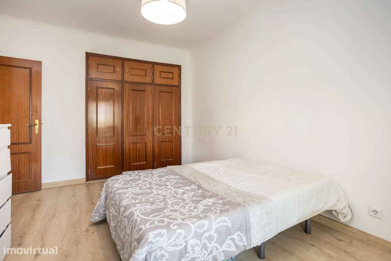 Moradia T3 c/Garagem 4 Viaturas - Foros de Amora-32
