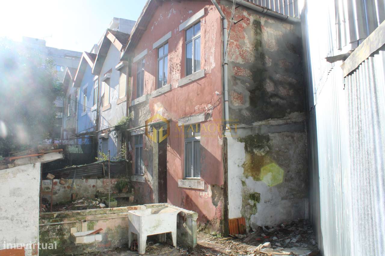 Moradia T1+1 para Recuperar em Zona Premium - Grande imagem: 5/49