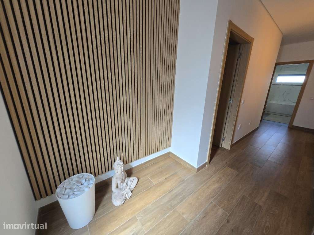 Moradia térrea T3 com garagem perto de Coruche-9