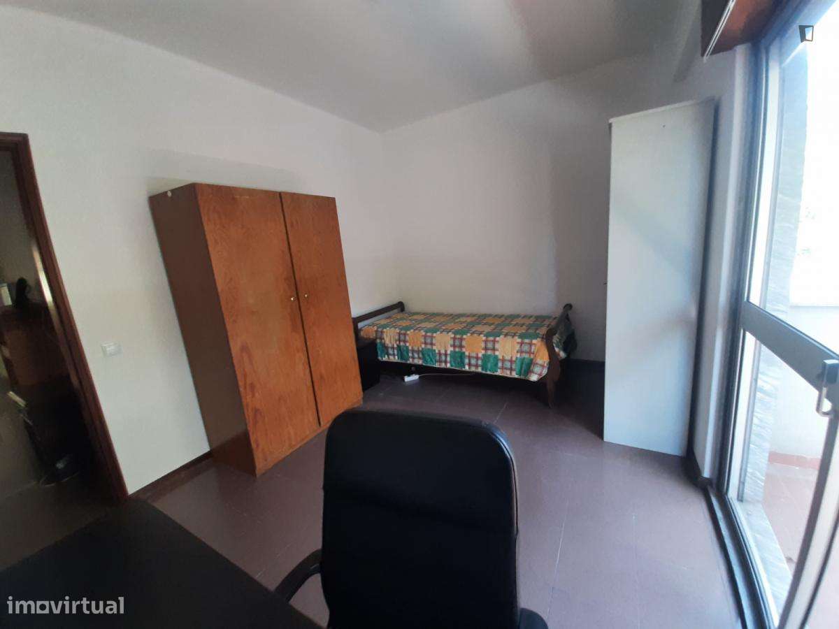 Quarto - localizado em Arroios Lisbon - Grande imagem: 2/10
