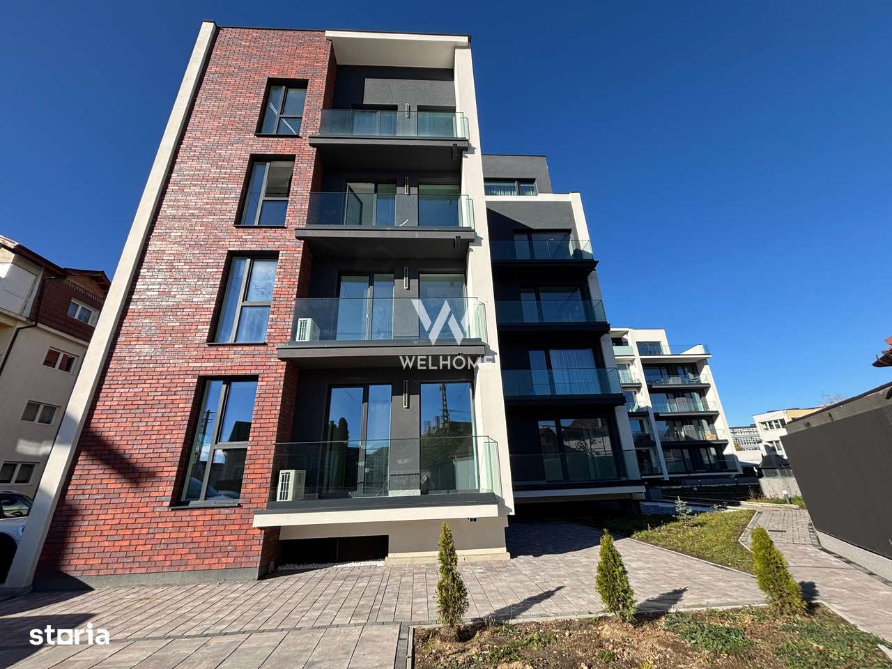 Apartament PREMIUM 3 camere cu GARAJ si boxa - zona Centrala - Imagine principală: 3/20