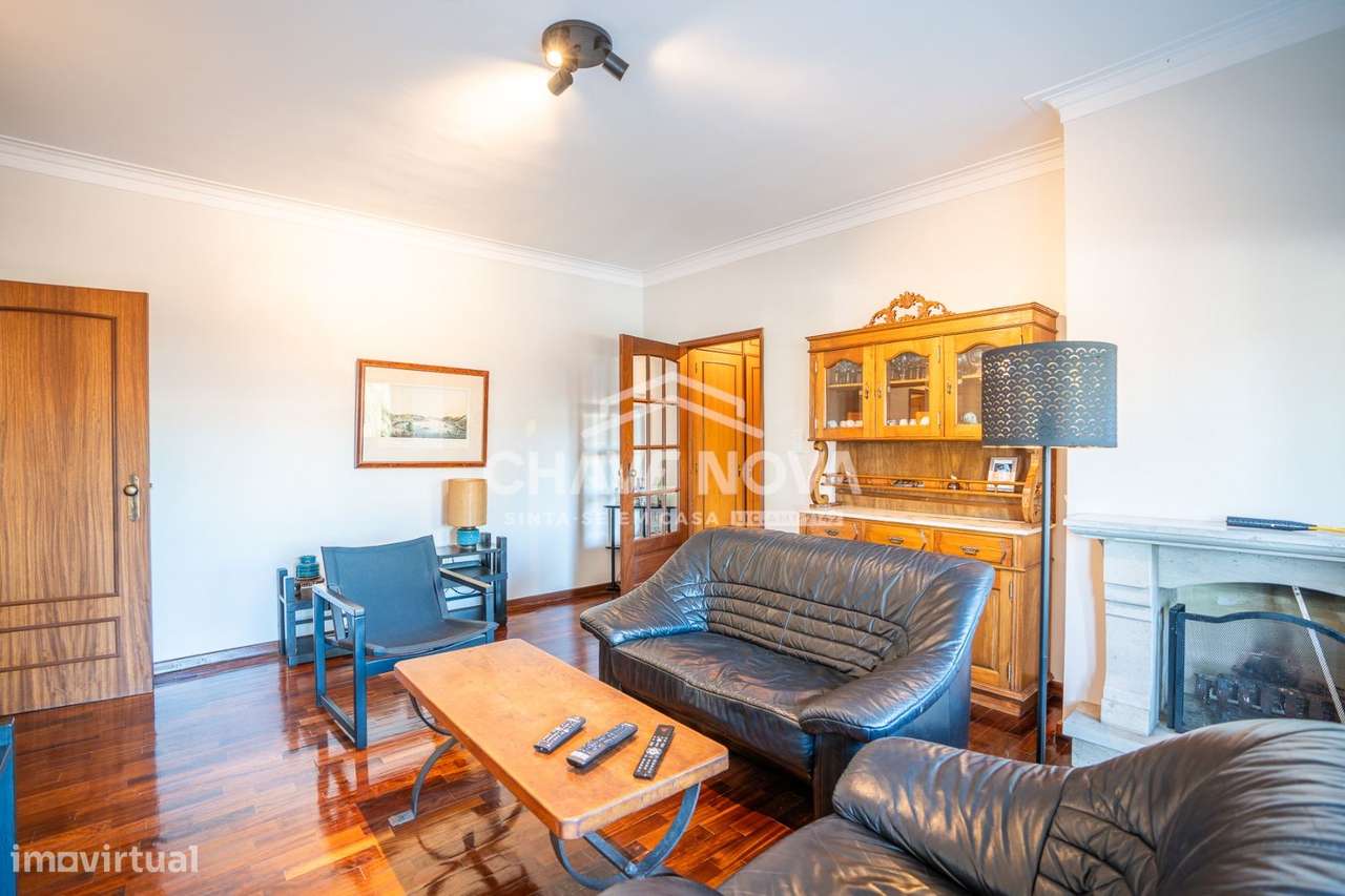 Apartamento T2  c/ Varanda e Garagem Matosinhos-8